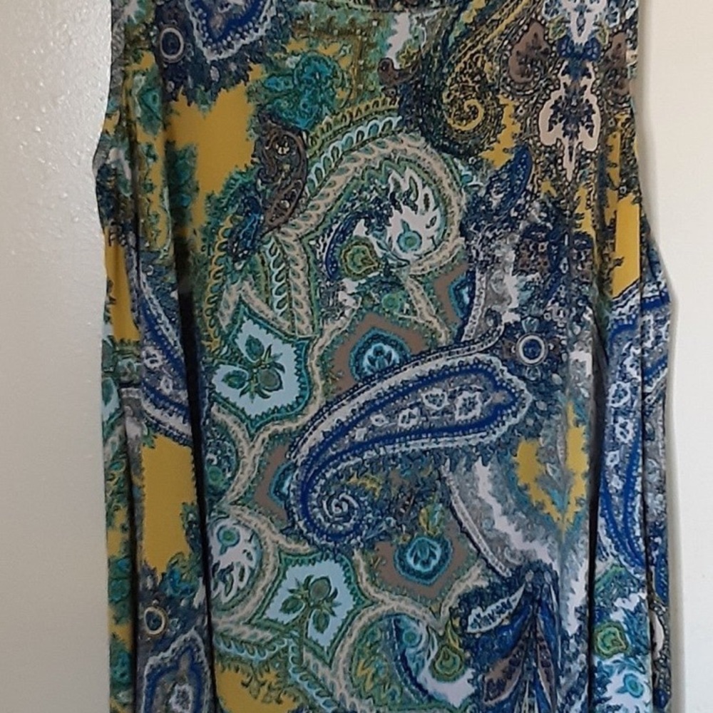Women's sleeveless tank blouse